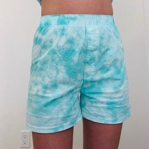 GREEN TYE DYE SHORTS